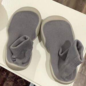 Tiny Explorings size 12-18 mo